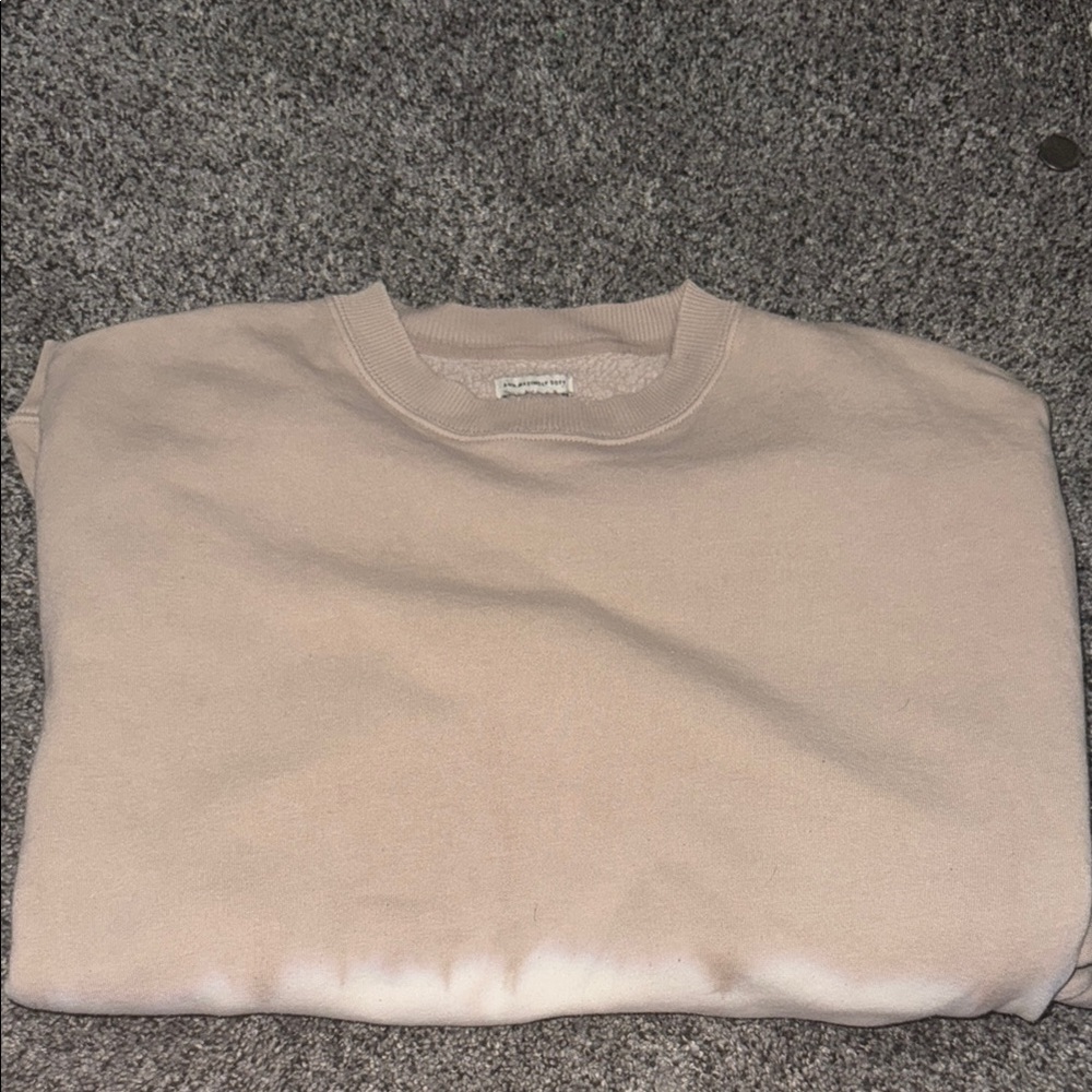 American Eagle Outfitters Men's Cream Crewneck Sweater